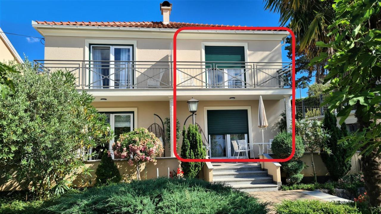 Apartments Biba Malinska Oda fotoğraf